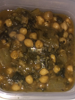 Una foto de Garbanzos refritos con acelgas rápidos