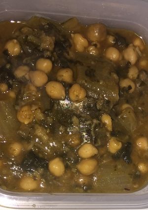 Una foto de Garbanzos refritos con acelgas rápidos