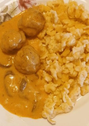 Bakonyi húsgombóc nokedlivel recept fotója