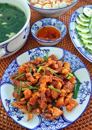 Hình của món Thịt rang cháy cạnh.