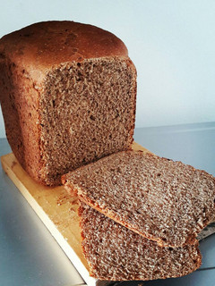 Una foto de Pan tipo Pumpernickel para panificadora