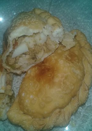 Una foto de Empanaditas express de pollo y arvejas fritas 😁!!