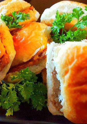 A picture of Mike's Own-White Castle Cheese Sliders®.