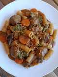 Tortigloni con Albóndigas en Salsa