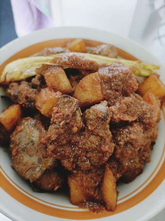 Bagaimana Menyiapkan Sambal Goreng Hati + kentang Menu Enak