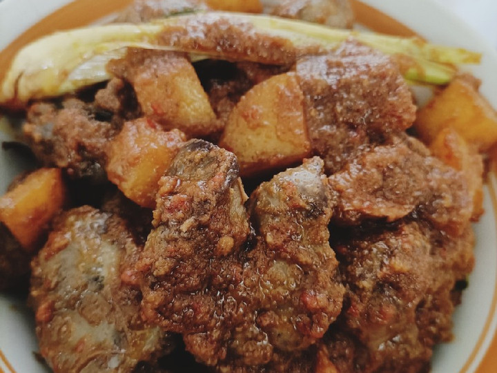 Bagaimana Menyiapkan Sambal Goreng Hati + kentang Menu Enak