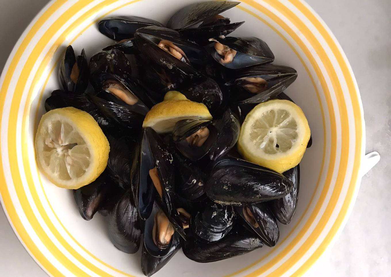 Cloxines al vapor (variedad valenciana de mejillón)