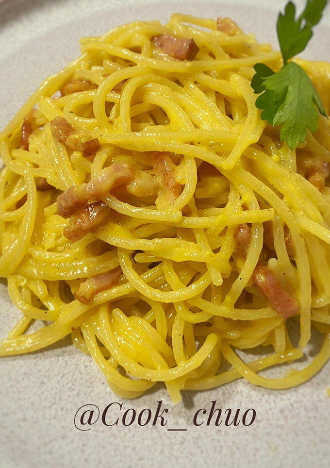 Una foto de Espagueti carbonara. (Receta italiana)