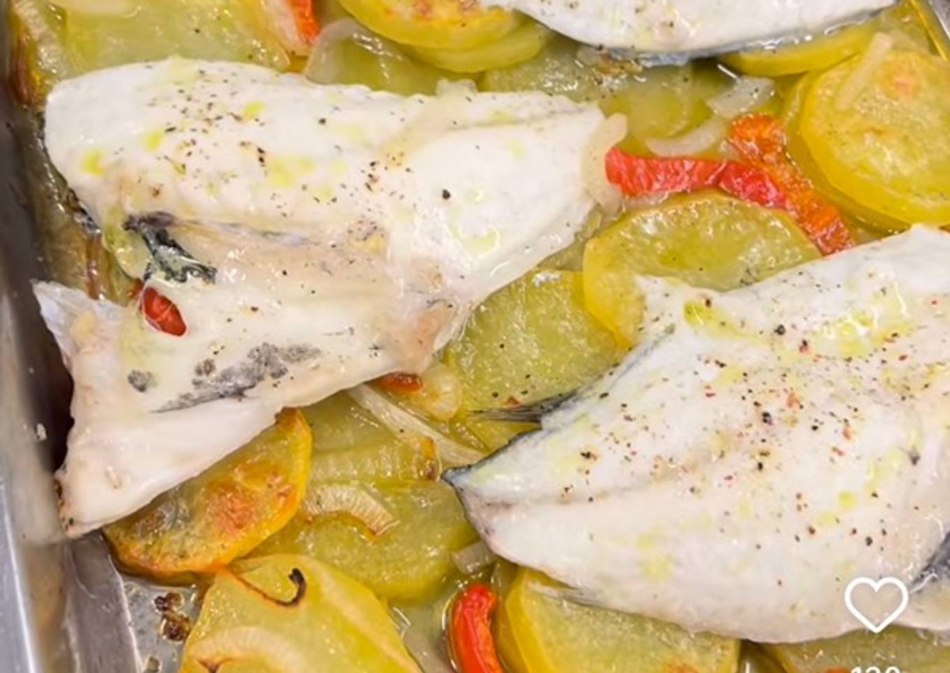 Dorada al horno con patatas panadera