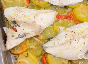Foto principal de Dorada al horno con patatas panadera