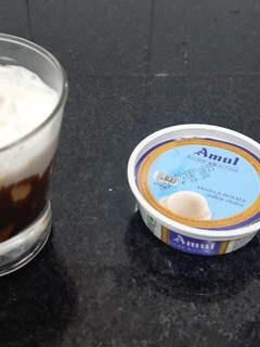 A picture of Vanilla milkshake.