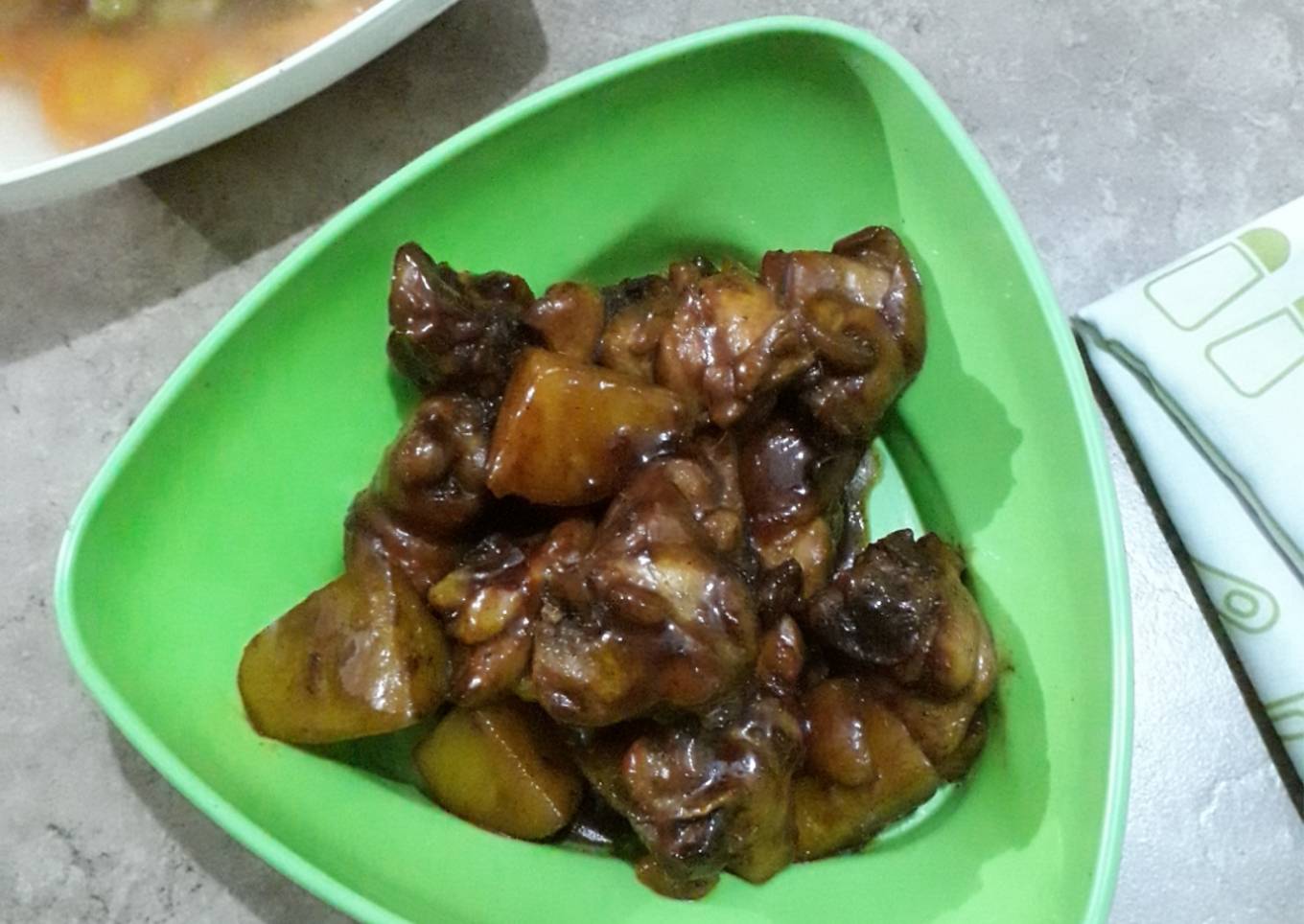 Semur ayam dan kentang