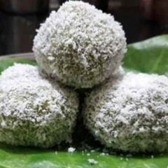 A picture of Paan coconut ladoo.