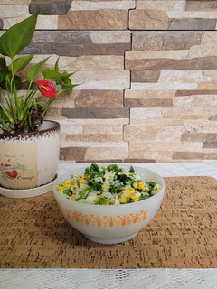 Una foto de Ensalada de brócoli y arroz