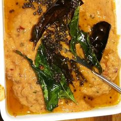 A picture of South Indian onion tomato chutney.