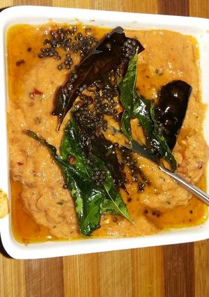 A picture of South Indian onion tomato chutney.