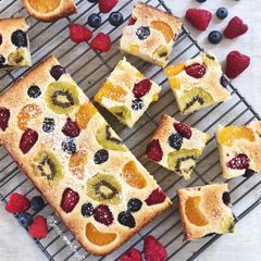 A picture of Fruit Pastry Cake.