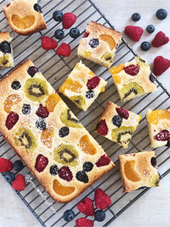 A picture of Fruit Pastry Cake.
