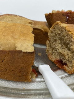 Una foto de Torta húmeda de dulce membrillo