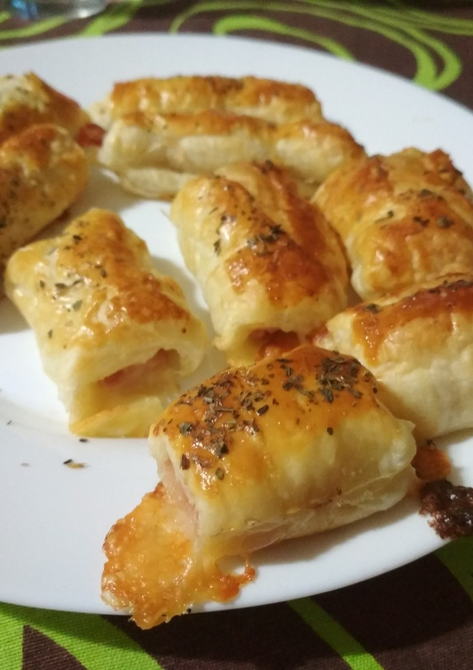 Una foto de Hojaldraditos variados