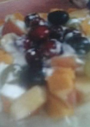 A picture of Sweet Fruit Pizza .