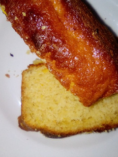 A picture of Rich Orange cake loaf.
