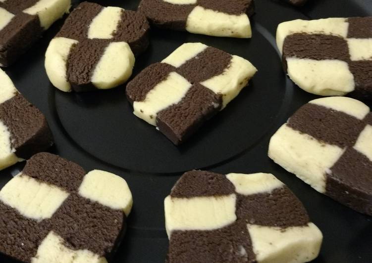 How to Make Super Quick Homemade Checkered Cookies