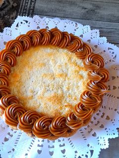 Una foto de Tarta de coco y dulce de leche!!!💣