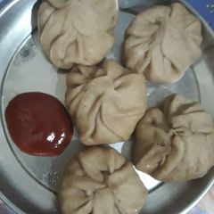 A picture of Momos.