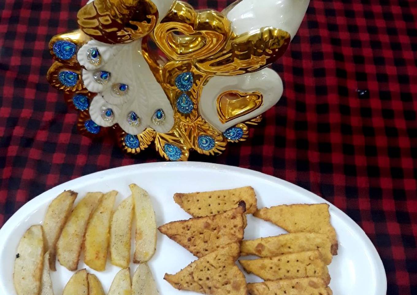 Nachos & French fries with cheese fudge
