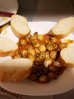 Una foto de Caracoles con salsita