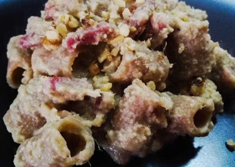 Pasta integrale con crema di carciofi e pancetta croccante