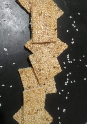 A picture of Til chikki.