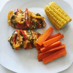 A picture of Chicken breast, carrots & sweetcorn.