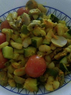 Una foto de Salteado de verduras con alubias blancas