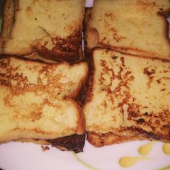 A picture of French toast.