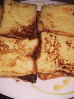 A picture of French toast.