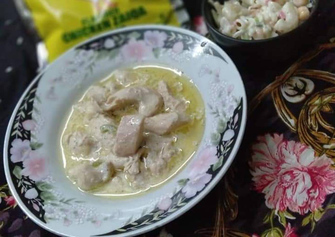 Cheesy chicken karhai