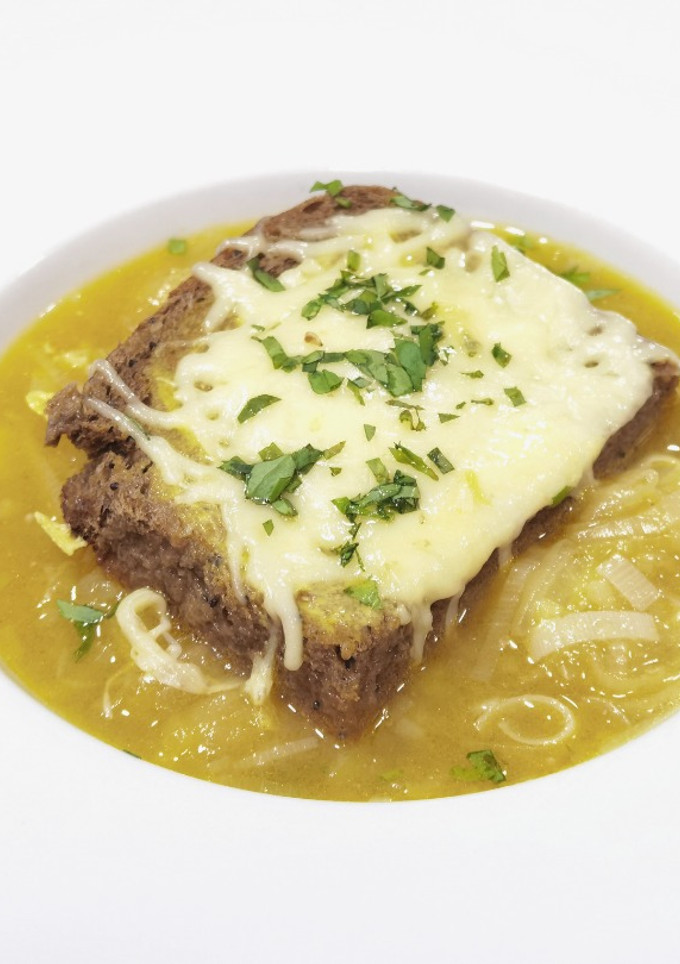 Una foto de Sopa de puerro y patata