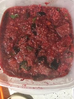 Una foto de Quinoa con remolacha y verduritas