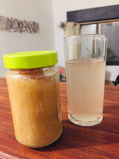 Una foto de Zumo y mermelada de 🍎 y canela