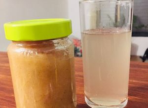 Una foto de Zumo y mermelada de 🍎 y canela