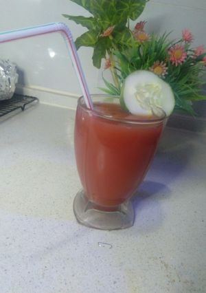 A picture of Watermelon cucumber apple combo drink.