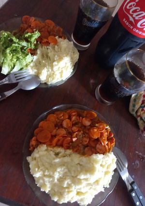 Una foto de Salchichas con Puré Especial