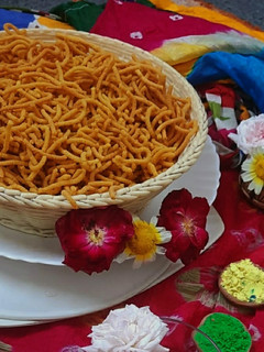 मक्की के आटे के सेव (makki ke atte ke sev recipe in Hindi) रेसिपी मुख्य फोटो