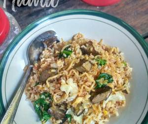 Masakan Unik Nasi Goreng Mawut Enak Bergizi