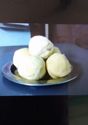A picture of Fried Gram Laddu.