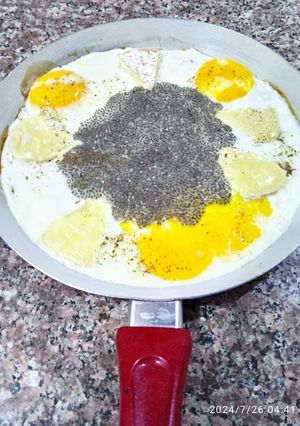 Une photo de Omelette aux camembert et graines de chia