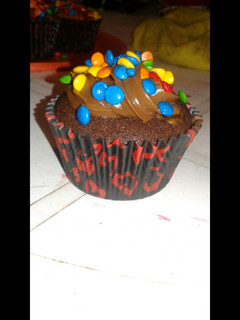 Una foto de Cupcakes de chocolate rellenos de dulce de leche ♡