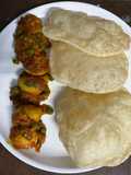 লুচি আলুর দম (luchi aloor dum recipe in Bengali)